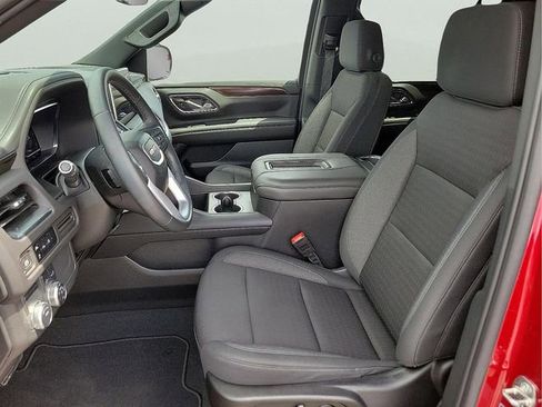 Used 2024 GMC Yukon SLE RWD image 18