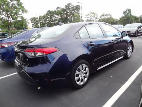 Used 2024 Toyota Corolla LE FWD image 5