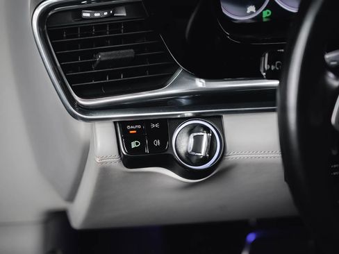 Used 2018 Porsche Panamera Turbo image 41