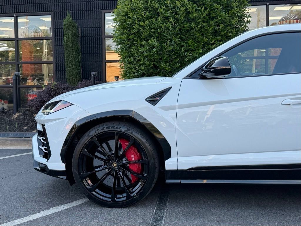 Used 2021 Lamborghini Urus AWD/4WD image 10