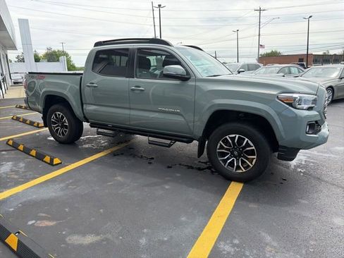Used 2023 Toyota Tacoma TRD Sport AWD/4WD image 6