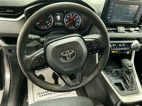 Used 2020 Toyota RAV4 XLE image 4