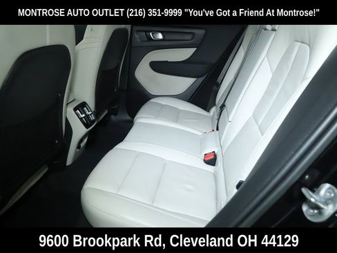 Used 2023 Volvo XC40 B5 Plus w/ Climate Package image 30