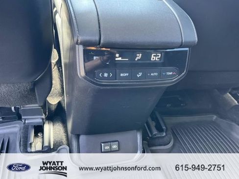Used 2023 Toyota Highlander XLE image 19