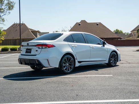 Used 2023 Toyota Corolla SE FWD image 5