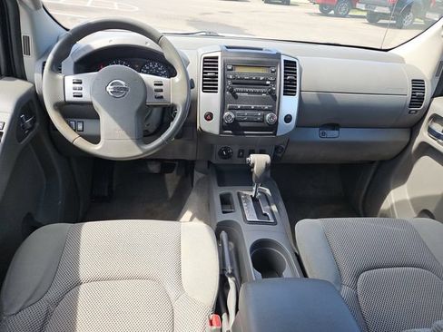 Used 2012 Nissan Frontier SV w/ SV Premium Utility Pkg AWD/4WD image 10