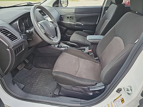 Used 2018 Mitsubishi Outlander Sport ES image 14