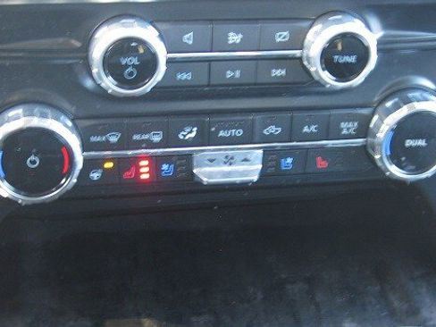 Used 2023 Ford F150 Lariat w/ Equipment Group 502A High image 14