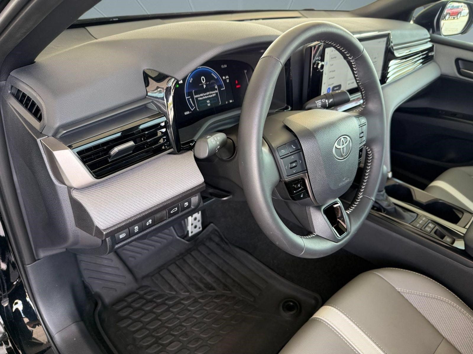 Used 2026 Toyota Camry SE w/ Multimedia Upgrade Package FWD image 4