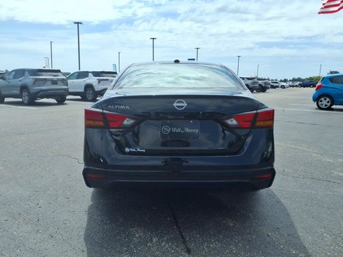 Used 2025 Nissan Altima 2.5 SV FWD image 4