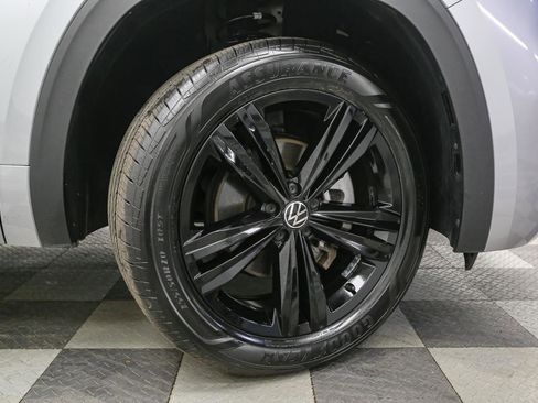 Certified 2023 Volkswagen Atlas Cross Sport SEL R-Line AWD/4WD image 20