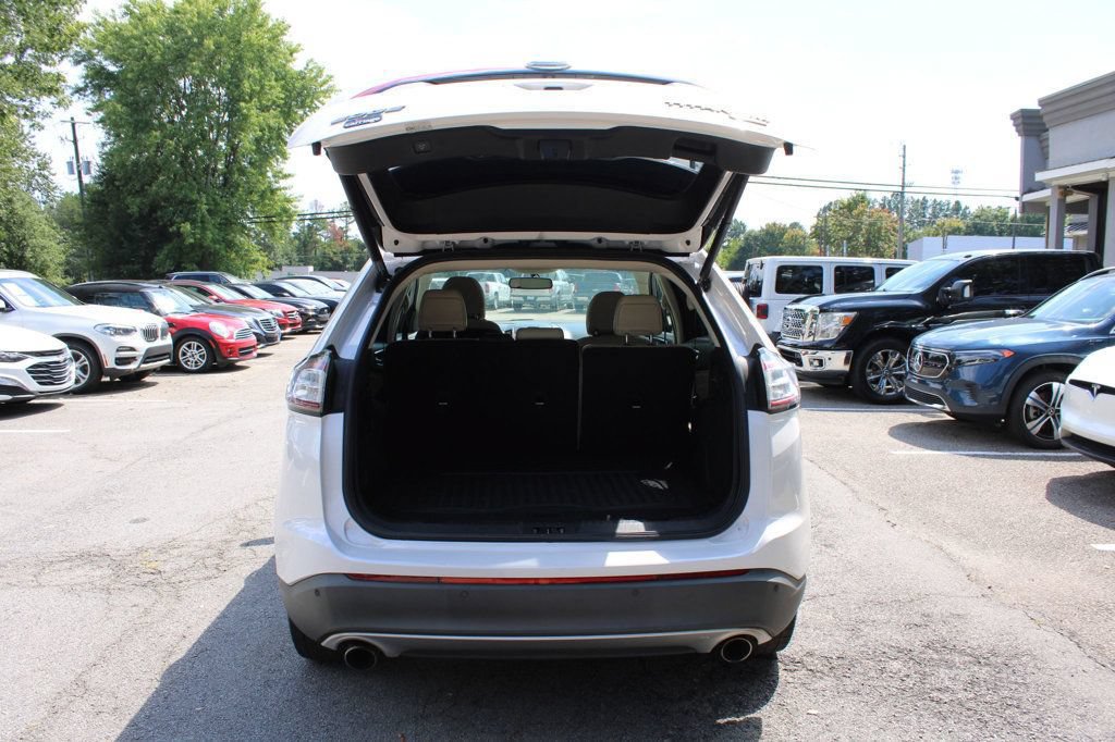 Used 2018 Ford Edge Titanium w/ Technology Package FWD image 9