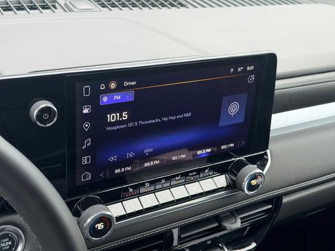 Used 2024 Chevrolet Colorado LT w/ LT Convenience Package II image 28