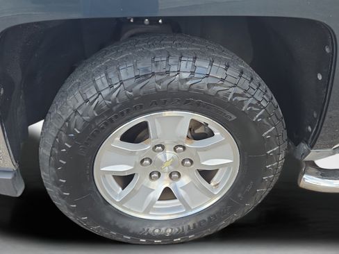 Used 2018 Chevrolet Silverado 1500 LT RWD image 40