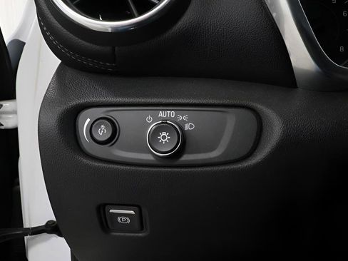 Used 2020 Chevrolet Blazer LT FWD image 18
