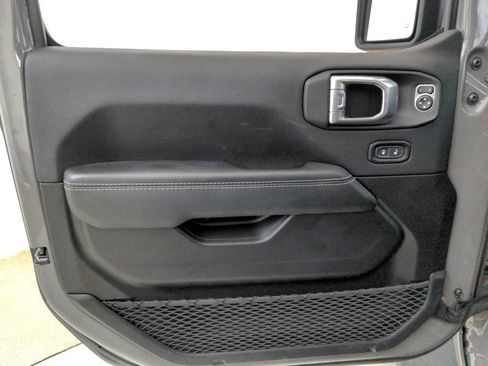 Used 2021 Jeep Gladiator Overland w/ Uconnect 4C Nav & Sound Group AWD/4WD image 24