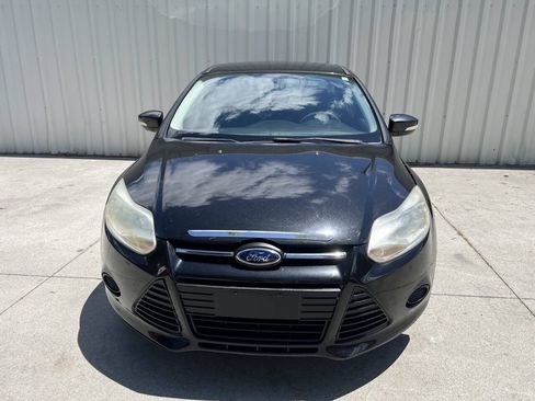 Used 2014 Ford Focus SE w/ SE Winter Package FWD image 8