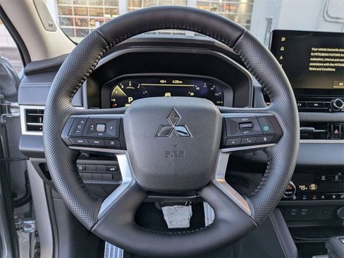 New 2026 Mitsubishi Outlander SEL image 19