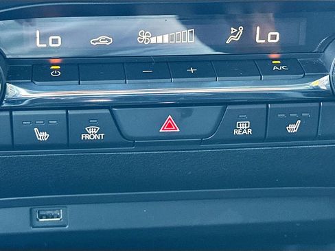 Used 2021 MAZDA MAZDA3 s image 21