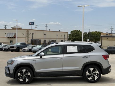 Used 2024 Volkswagen Taos SE AWD/4WD image 7