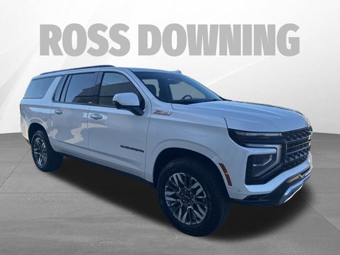 Used 2025 Chevrolet Suburban Z71 image 11