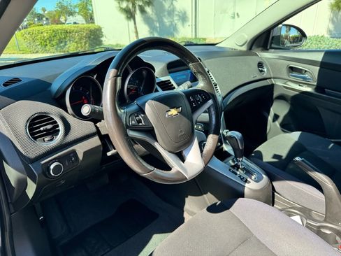 Used 2014 Chevrolet Cruze LT FWD image 14