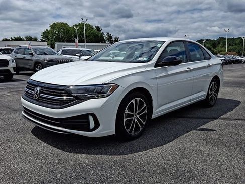 Certified 2024 Volkswagen Jetta Sport FWD image 3