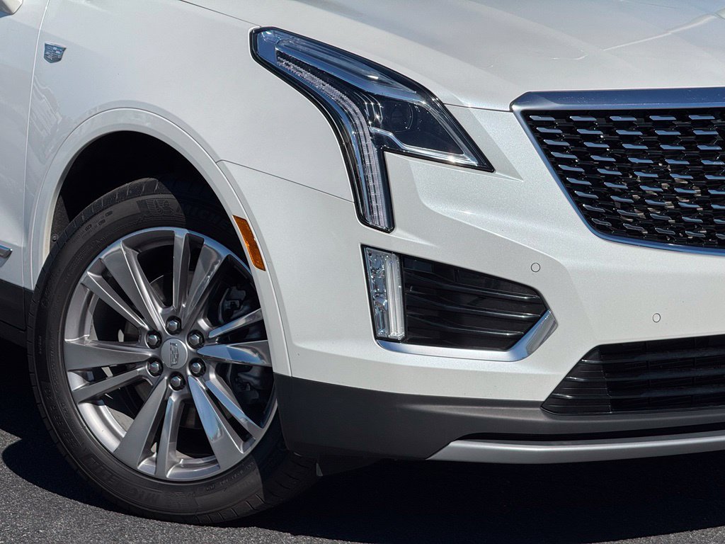 Certified 2025 Cadillac XT5 Premium Luxury FWD image 12