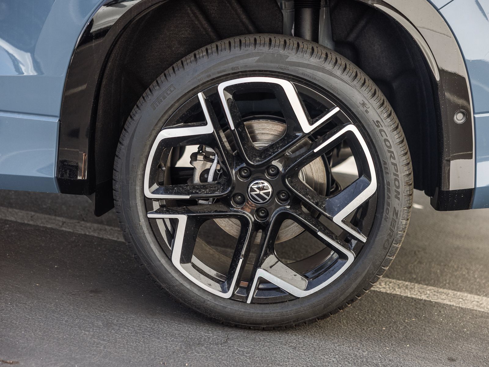 New 2026 Volkswagen Tiguan SEL R-Line AWD/4WD image 5