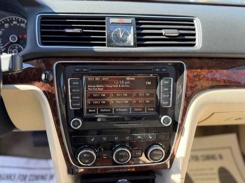 Used 2012 Volkswagen Passat 2.5 SEL Premium image 35