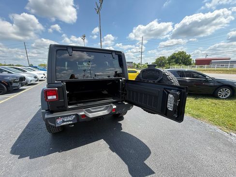 Used 2024 Jeep Wrangler Unlimited Sport AWD/4WD image 5
