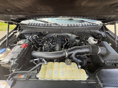 Used 2021 Ford Expedition XLT AWD/4WD image 13