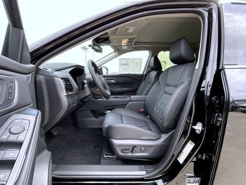 New 2026 Nissan Rogue Platinum w/ Platinum Premium Package AWD/4WD image 10