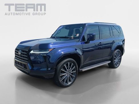 Used 2025 Lexus GX 550 w/ Accessory Package (2T) AWD/4WD image 3