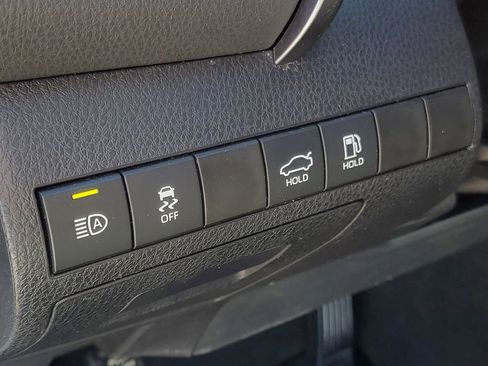 Used 2023 Toyota Camry SE image 12