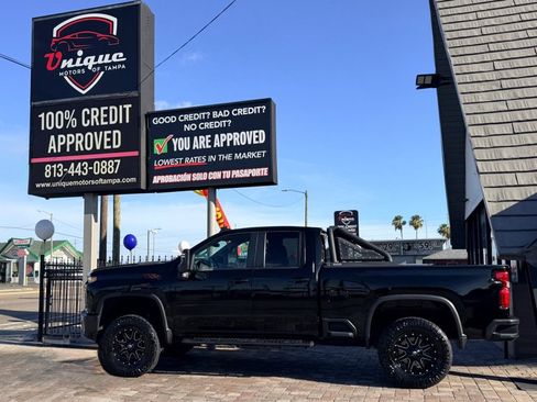 Used 2020 Chevrolet Silverado 2500 LT AWD/4WD image 11