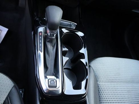 Used 2025 Chevrolet Trax LT FWD image 30