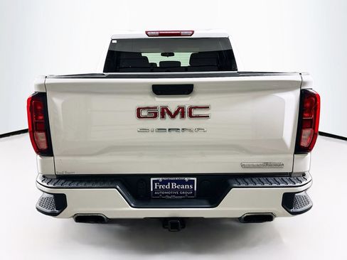 Used 2025 GMC Sierra 1500 Elevation w/ X31 Off-Road Package AWD/4WD image 9