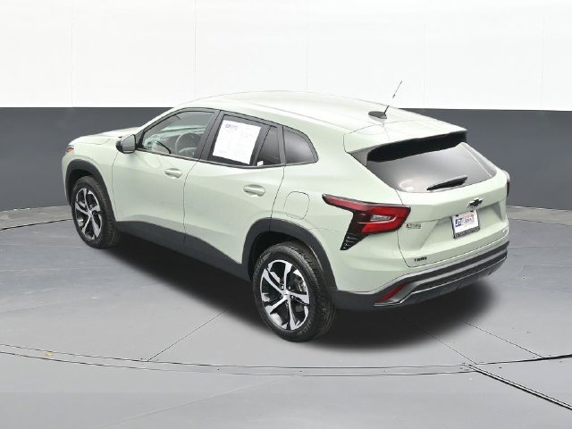 Used 2024 Chevrolet Trax RS FWD image 56