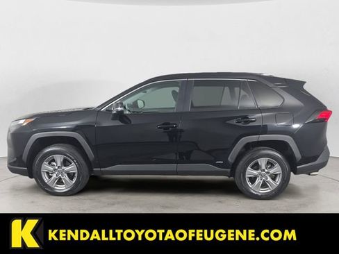 Used 2025 Toyota RAV4 XLE image 2