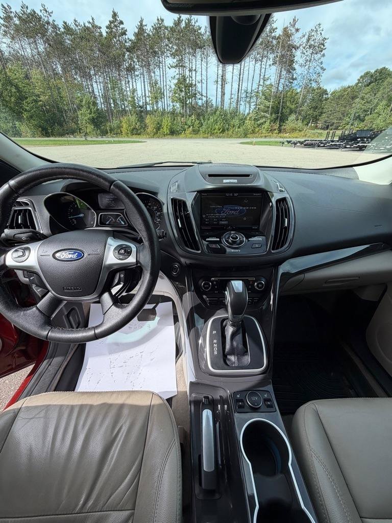 Used 2014 Ford Escape Titanium w/ Equipment Group 401A AWD/4WD image 10