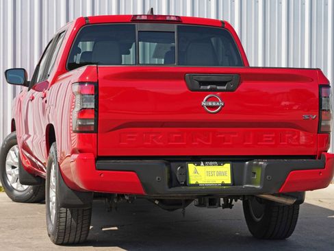 Used 2022 Nissan Frontier SV image 5
