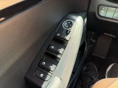 Certified 2023 Kia Seltos SX w/ SX Sunroof Package AWD/4WD image 16
