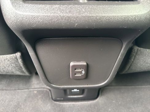 Used 2022 Chevrolet Equinox RS w/ RS Leather Package image 21