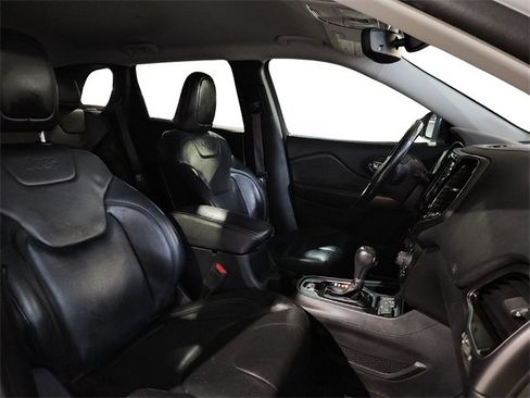 Used 2020 Jeep Cherokee Limited image 21