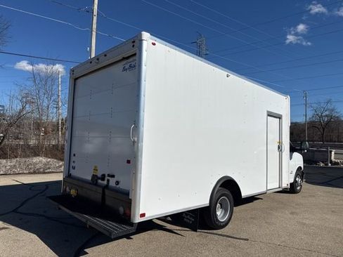 New 2025 Chevrolet Express 4500 w/ Power Convenience Package RWD image 4