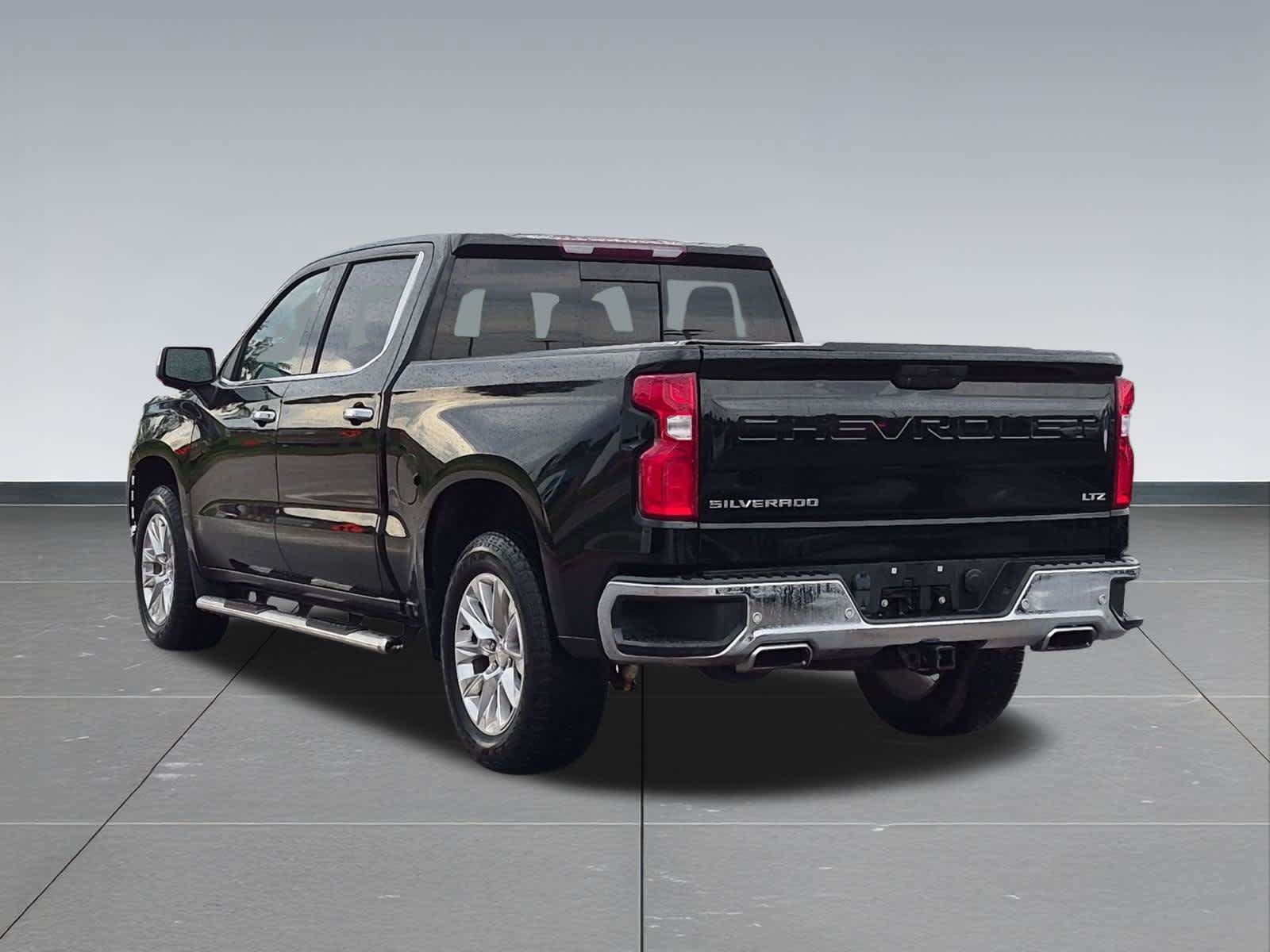 Used 2019 Chevrolet Silverado 1500 LTZ w/ LTZ Plus Package AWD/4WD image 4