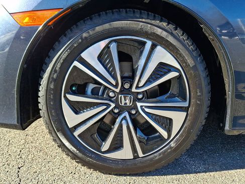 Used 2018 Honda Civic EX-T image 9