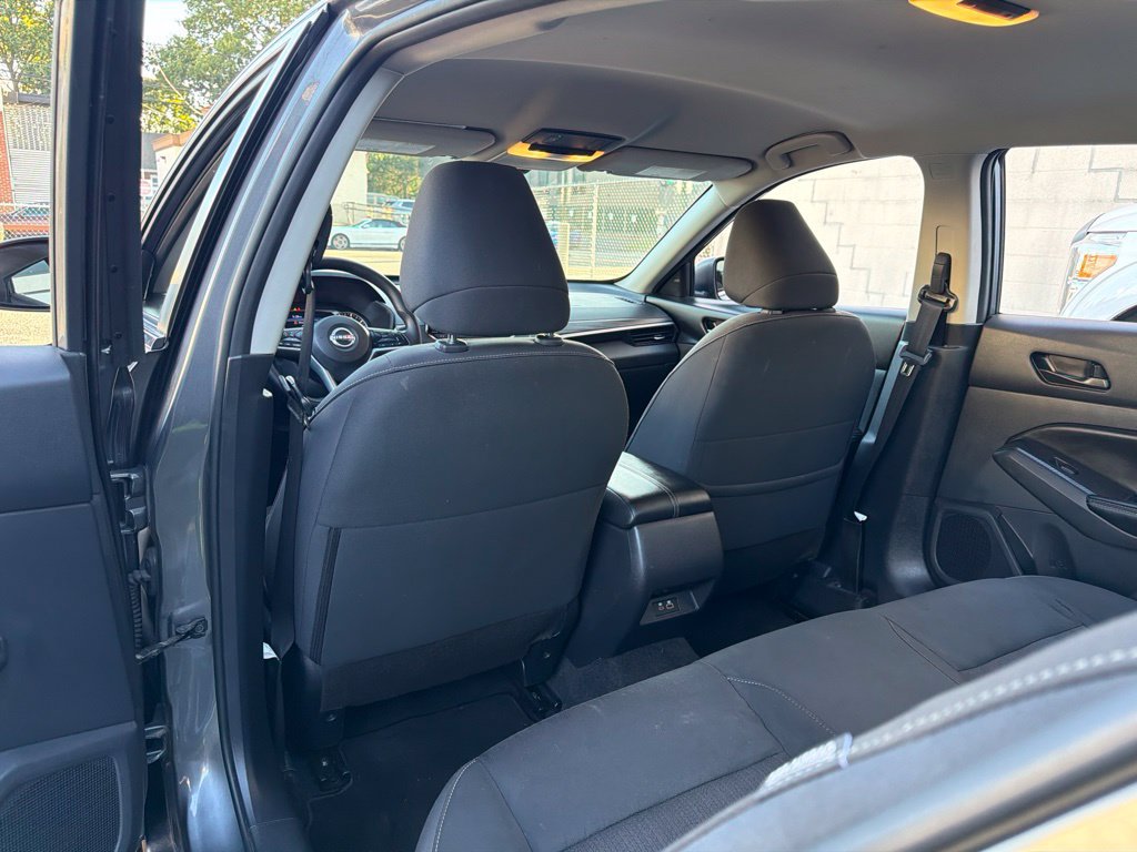 Used 2025 Nissan Altima 2.5 SV AWD/4WD image 22