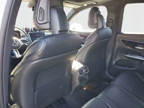 Used 2024 Mercedes-Benz GLC 300 image 6